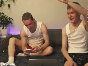 Boyturtle Chaturbate stream image from August 28, 2025