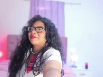 Latinabombsheell Chaturbate stream image from August 28, 2025