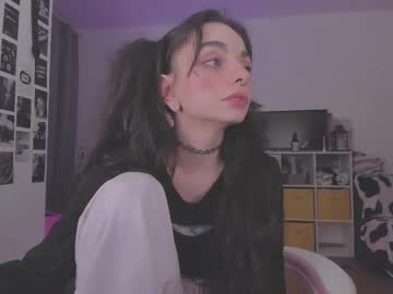 Mollydoorsis Chaturbate stream image from August 28, 2025