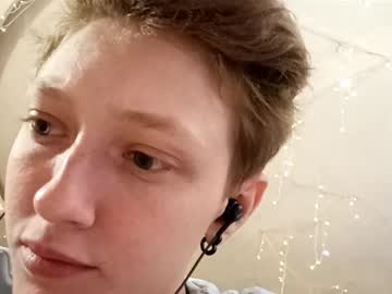 Brittaneyglicher Chaturbate stream image from August 28, 2025