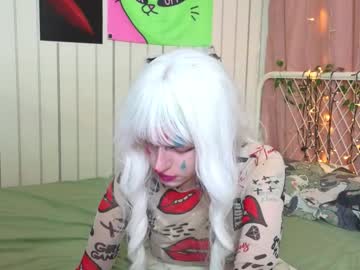 Carolabritten Chaturbate stream image from August 28, 2025