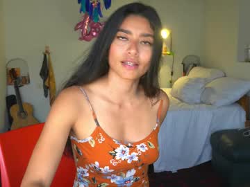Daniisla Chaturbate stream image from August 28, 2025