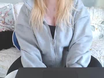 Lushcutie Chaturbate stream image from August 28, 2025