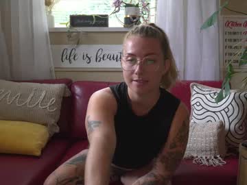 Scarlajade Chaturbate stream image from August 28, 2025