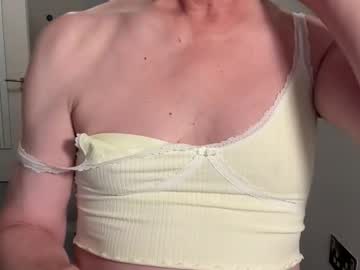 Suckingsam Chaturbate stream image from August 28, 2025