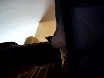 Crobeatsout Chaturbate stream image from August 28, 2025