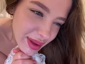 Endlessmia Chaturbate stream image from August 28, 2025