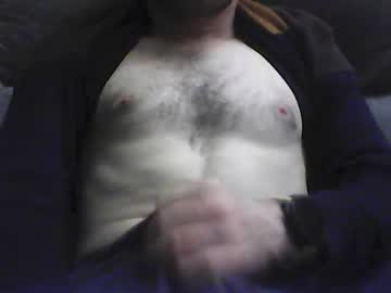 Frencheeboy Chaturbate stream image from August 28, 2025