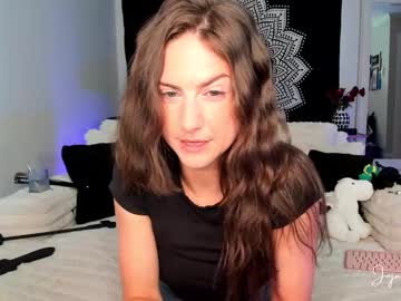 Jojodelow Chaturbate stream image from August 29, 2025