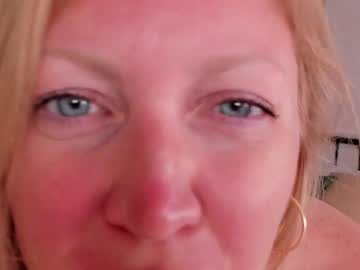 Sugamomy Chaturbate stream image from August 29, 2025