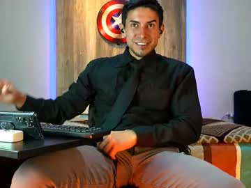 Andrew_Elliot Chaturbate stream image from August 29, 2025
