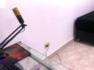 Felipn20 Chaturbate stream image from August 29, 2025