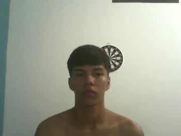 Andresgr2t Chaturbate stream image from August 29, 2025