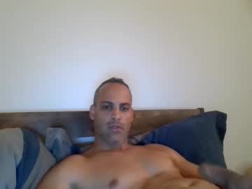 Trades20190 Chaturbate stream image from August 29, 2025