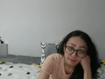 Queensofiaqueen Chaturbate stream image from August 29, 2025