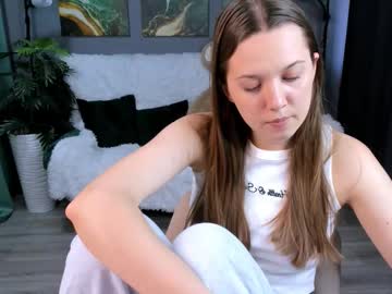 Liyamayer Chaturbate stream image from August 29, 2025