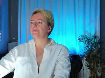 Nika_Smit Chaturbate stream image from August 29, 2025