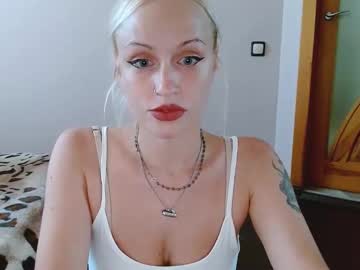 Satinqueen90 Chaturbate stream image from August 29, 2025