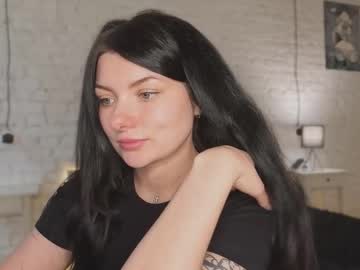 Vivianavivia Chaturbate stream image from August 29, 2025