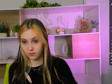 Emily_Cllar Chaturbate stream image from August 29, 2025