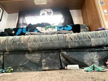 Ishouldntbeonhereagain Chaturbate stream image from August 29, 2025