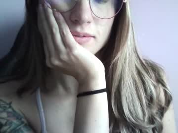 Tifanny_A Chaturbate stream image from August 29, 2025