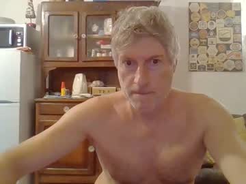 22esserre Chaturbate stream image from August 29, 2025