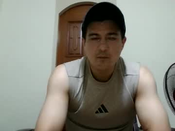 Jhwozy Chaturbate stream image from August 29, 2025