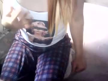 Badbarbieee_ stream image from August 29, 2025