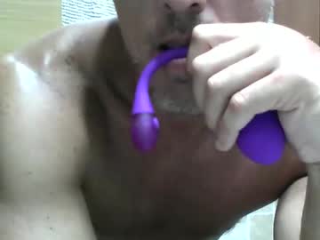 Incognitos_Recuerdos Chaturbate stream image from August 29, 2025