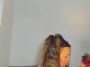 Oliviawomen Chaturbate stream image from August 29, 2025