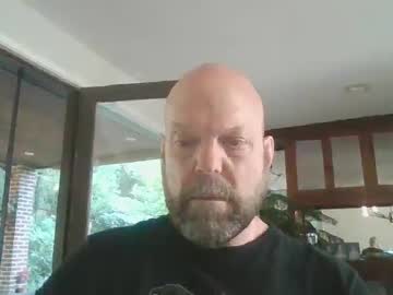 Bulldog302w Chaturbate stream image from August 29, 2025