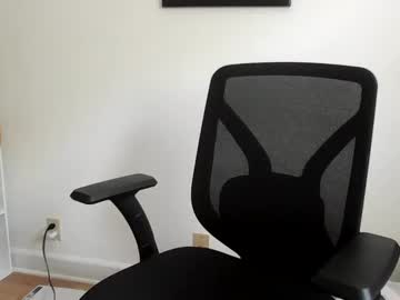 Barelyknown Chaturbate stream image from August 29, 2025
