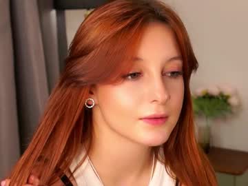 Elinalisser Chaturbate stream image from August 29, 2025