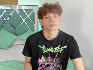Joshclarktt Chaturbate stream image from August 29, 2025