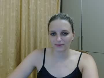 Lillydaville Chaturbate stream image from August 29, 2025
