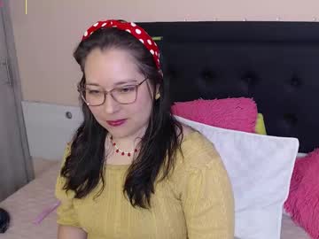 May_Bloom Chaturbate stream image from August 29, 2025