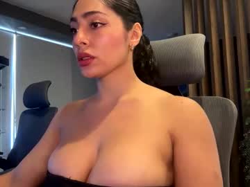 Sarahlaurent Chaturbate stream image from August 29, 2025