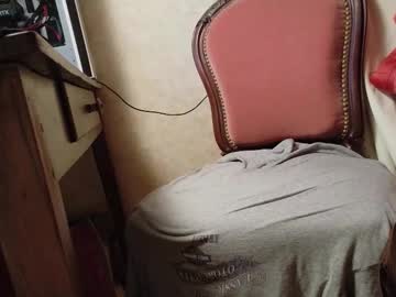 Onshow18 Chaturbate stream image from August 29, 2025