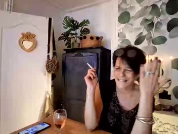 Frau_Nina Chaturbate stream image from August 29, 2025