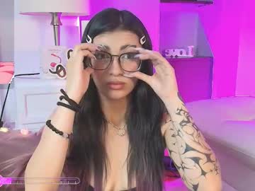 Miadevine_ Chaturbate stream image from August 29, 2025