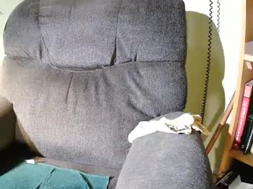 Smoothnshowing Chaturbate stream image from August 30, 2025
