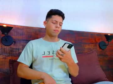 Jhosuavega Chaturbate stream image from August 30, 2025