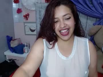 Roouseevanne Chaturbate stream image from August 30, 2025