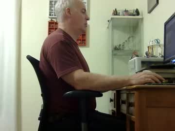 Chris2002b Chaturbate stream image from August 30, 2025