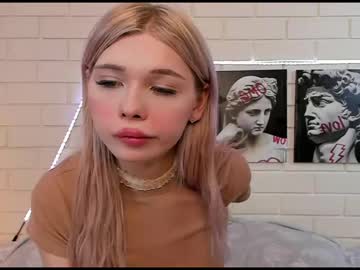 Blondy_Fina Chaturbate stream image from August 30, 2025