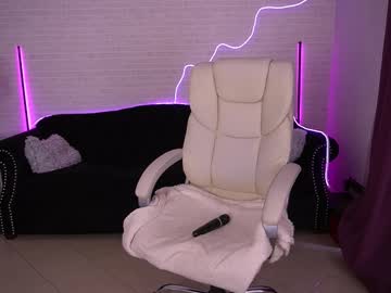 Daenerys_Daen Chaturbate stream image from August 30, 2025