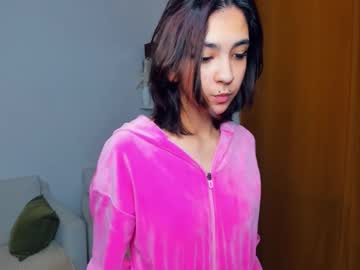 Flow_Withinn Chaturbate stream image from August 30, 2025