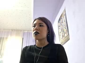 Gennybodey Chaturbate stream image from August 30, 2025