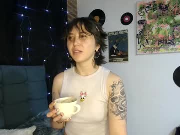 Isi_Ss Chaturbate stream image from August 30, 2025